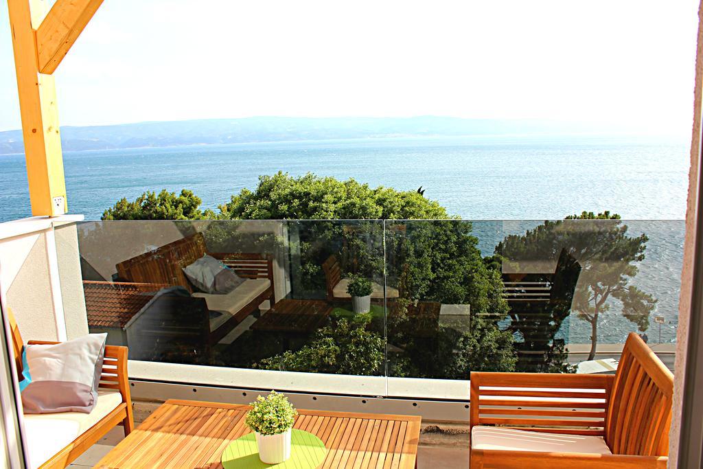 Apartments Mimac Omis Exterior photo