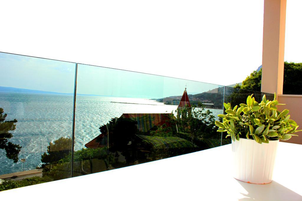 Apartments Mimac Omis Exterior photo