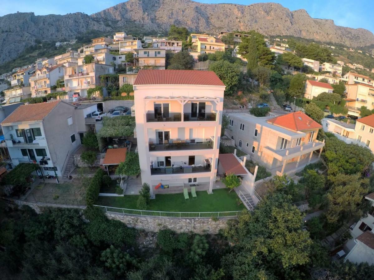 Apartments Mimac Omis Exterior photo