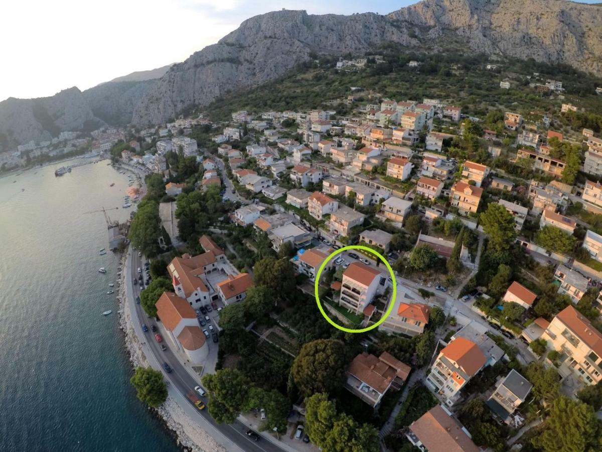 Apartments Mimac Omis Exterior photo