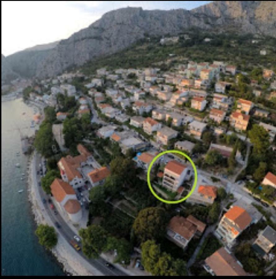 Apartments Mimac Omis Exterior photo