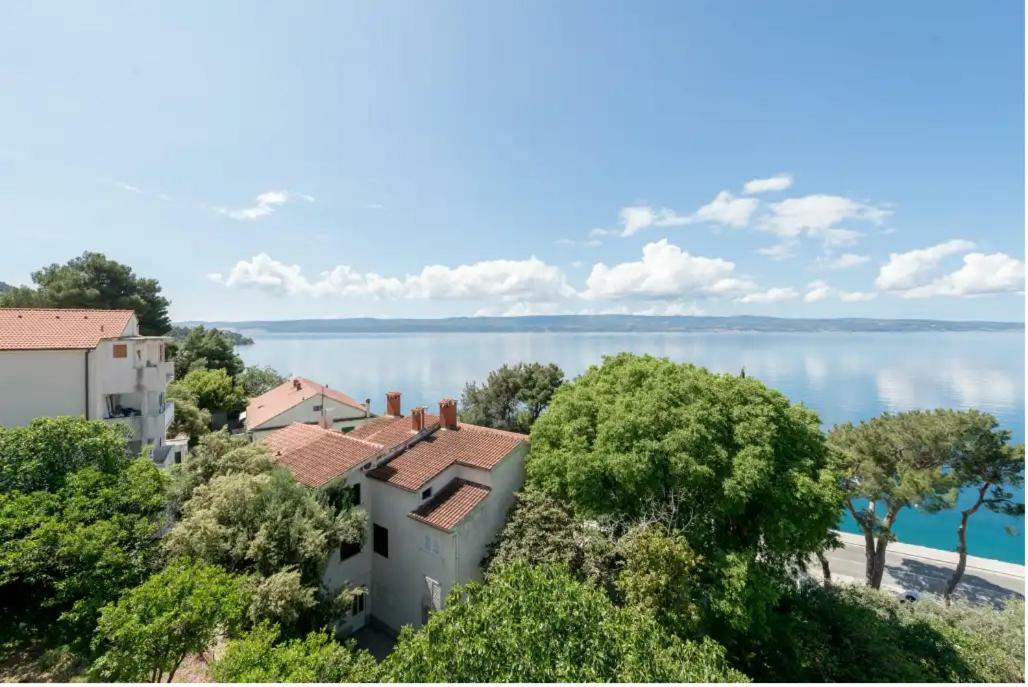 Apartments Mimac Omis Exterior photo