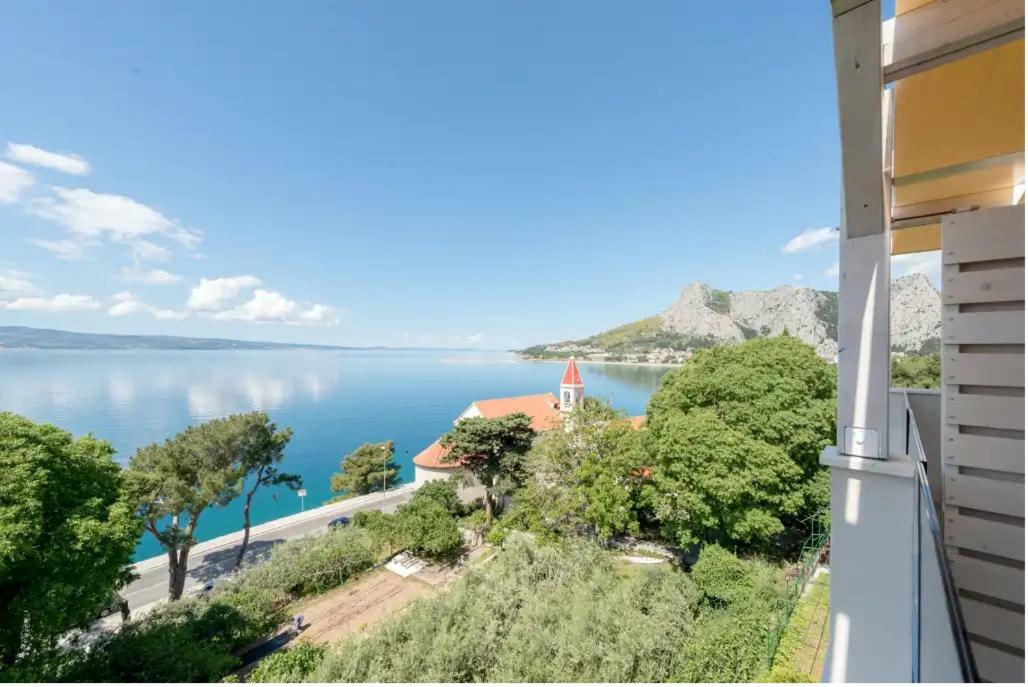 Apartments Mimac Omis Exterior photo