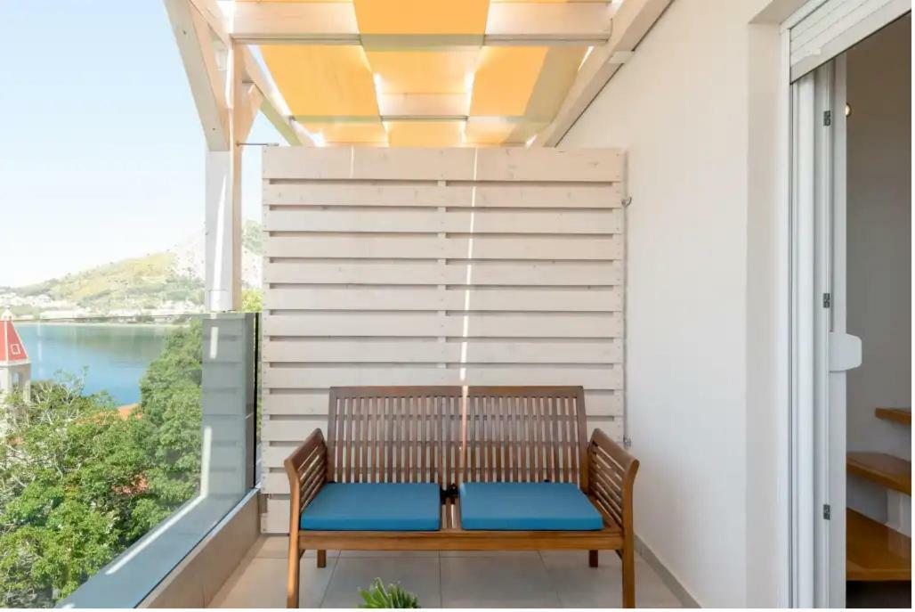 Apartments Mimac Omis Exterior photo