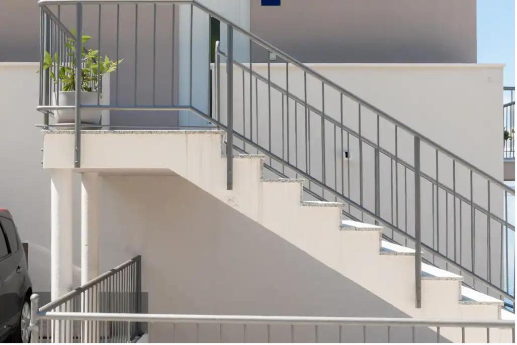 Apartments Mimac Omis Exterior photo