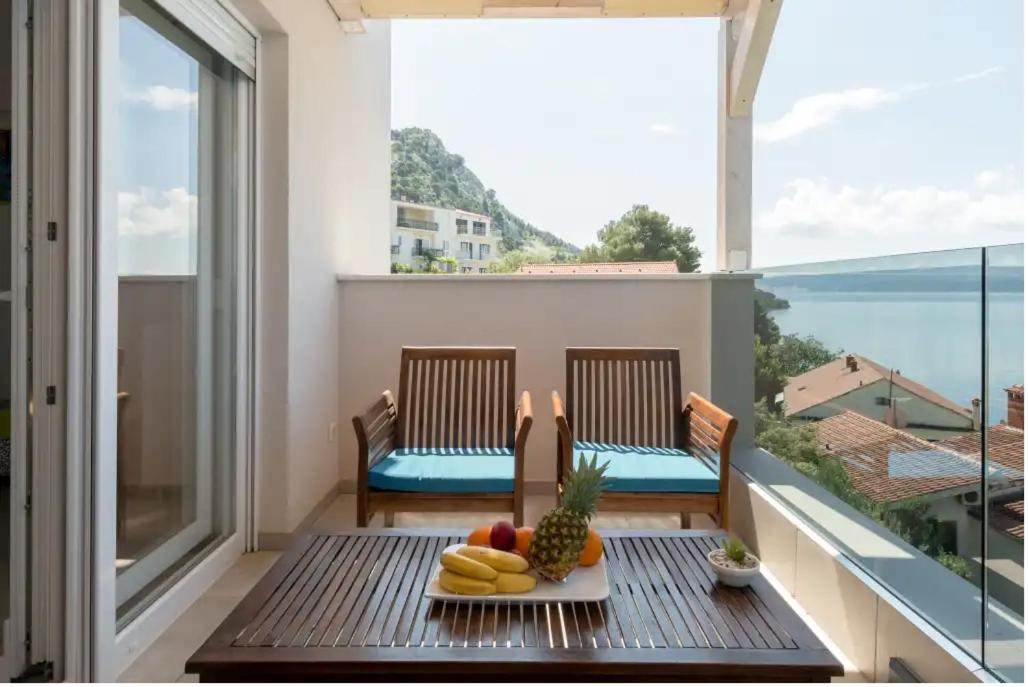 Apartments Mimac Omis Exterior photo