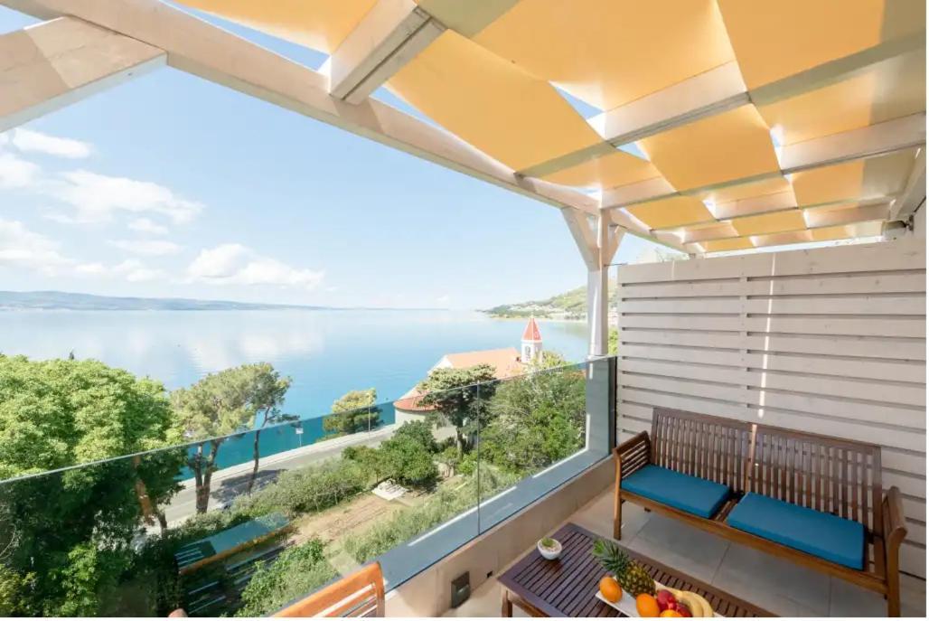 Apartments Mimac Omis Exterior photo